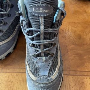 Like new LL Bean TEK2.5 waterproof lace up boot.  Has been worn,no wear on sole.